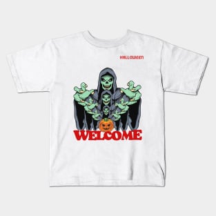 halloween is coming Kids T-Shirt